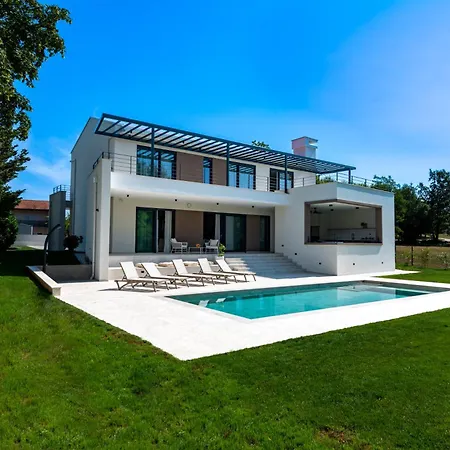 Luksuzna Castanea S Privatnim Bazenom I Wellnesom U Srcu Istre Villa *