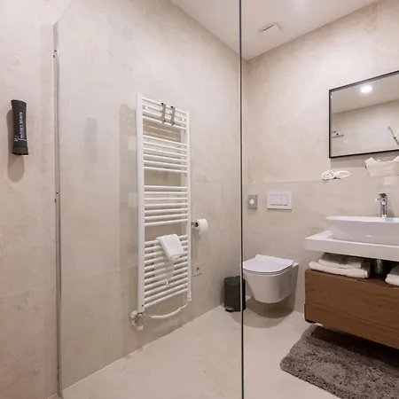 Castanea S Bazenom, Jacuzzijem, Saunom * Heki