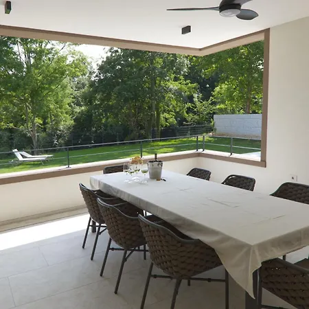 Villa Castanea S Bazenom, Jacuzzijem, Saunom Heki