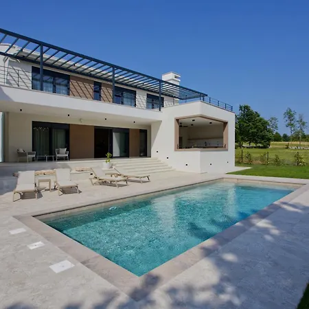 Villa Castanea S Bazenom, Jacuzzijem, Saunom *