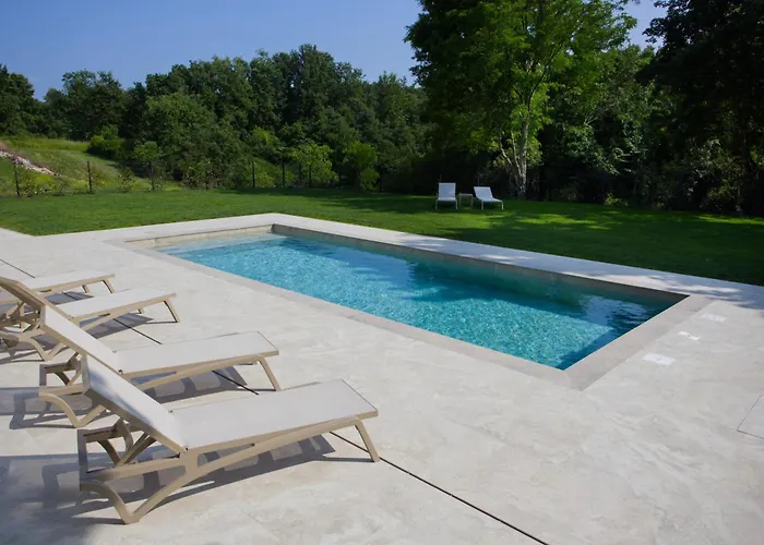 Castanea S Bazenom, Jacuzzijem, Saunom Vila