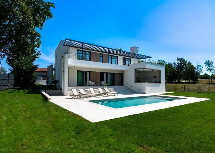 Castanea S Bazenom, Jacuzzijem, Saunom Vila *