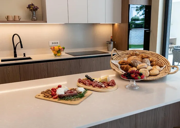 Vila Castanea S Bazenom, Jacuzzijem, Saunom *