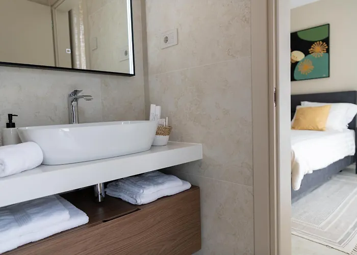 Castanea S Bazenom, Jacuzzijem, Saunom Vila Heki