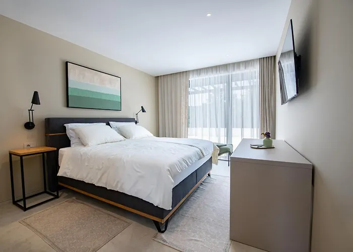 Castanea S Bazenom, Jacuzzijem, Saunom Vila Heki