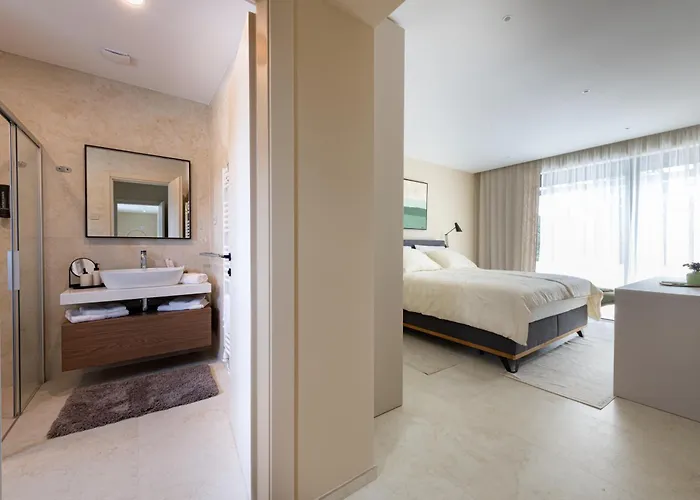 Vila Castanea S Bazenom, Jacuzzijem, Saunom