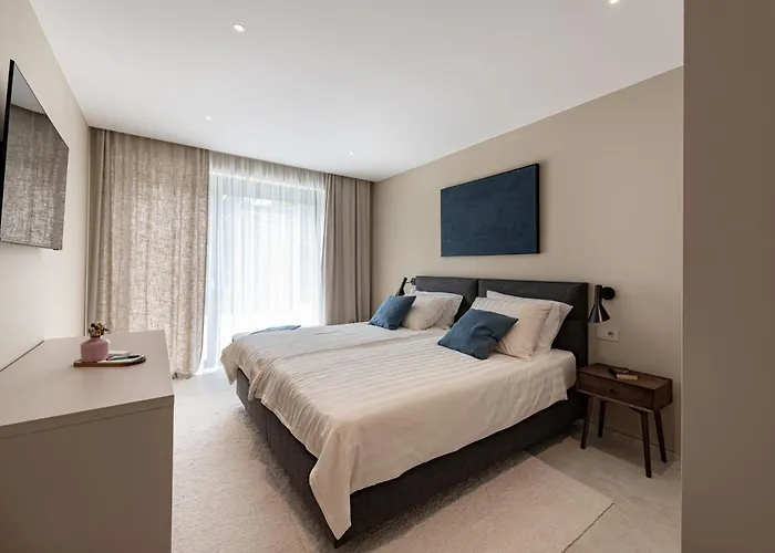 Vila Castanea S Bazenom, Jacuzzijem, Saunom