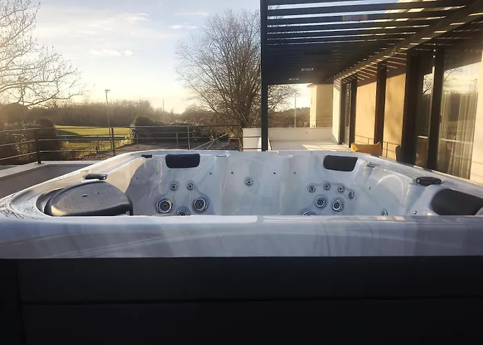 Vila Castanea S Bazenom, Jacuzzijem, Saunom *